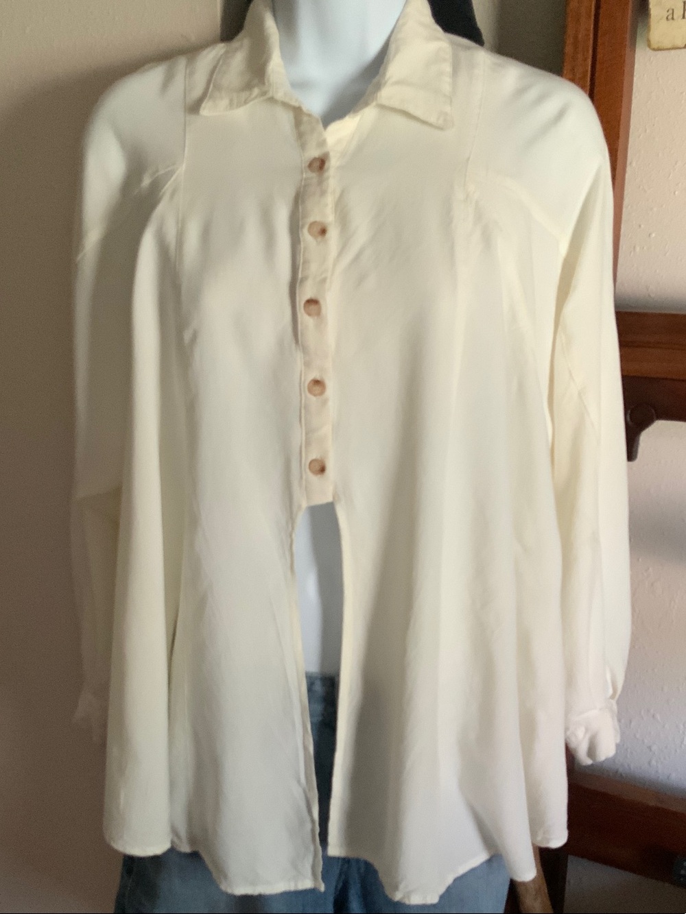 Blu Pepper Cream Button-Front Collared Blouse
